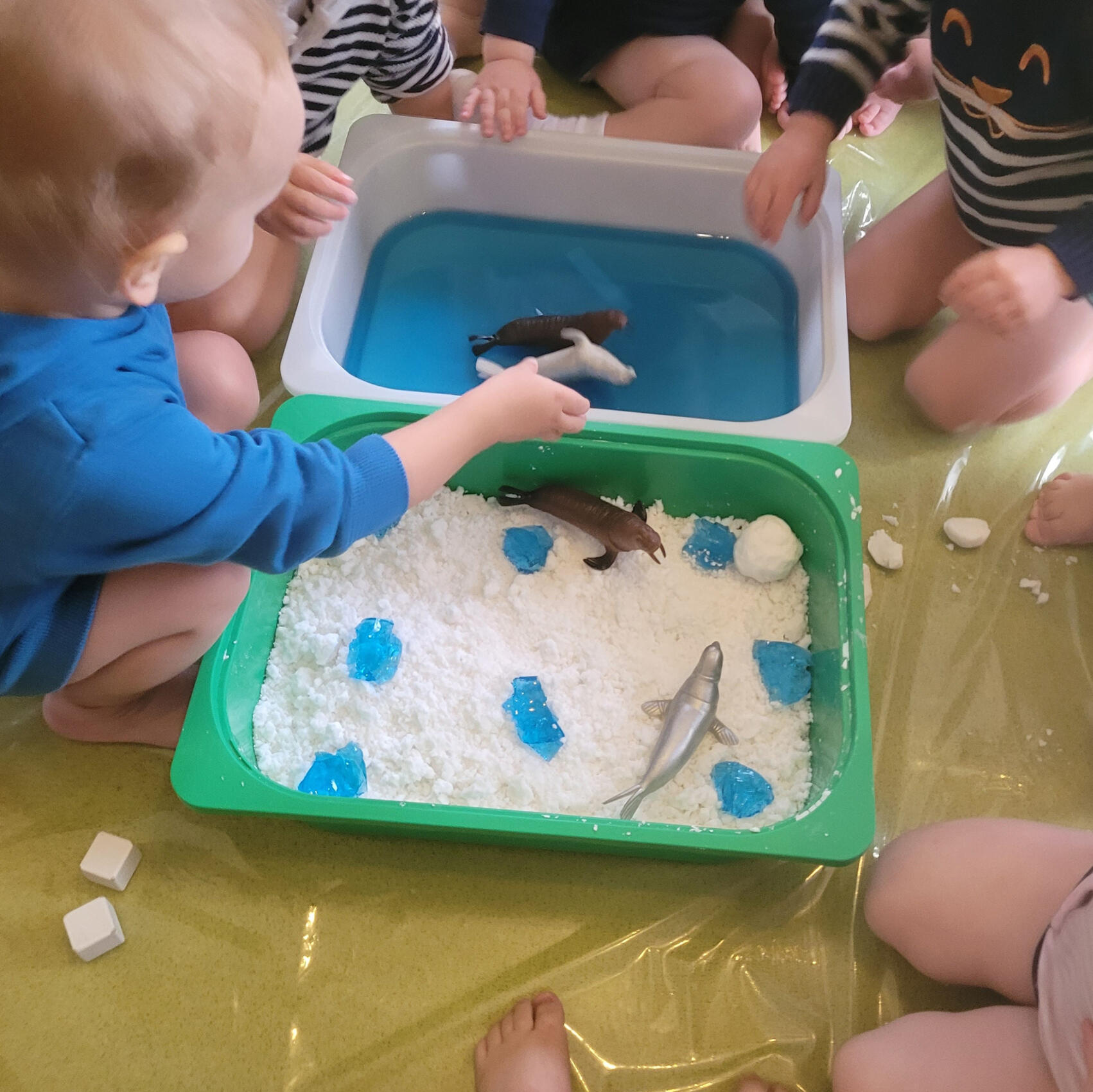 Żłobek Mariposa – Targówek Sensory activities in the nursery room at Mariposa Nursery in Targówek